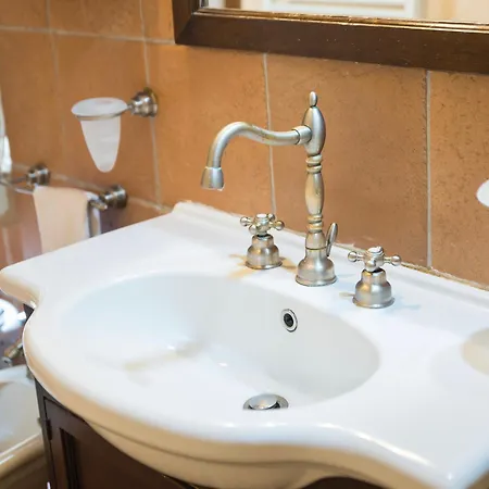 Trevi Fountain Apartman *
